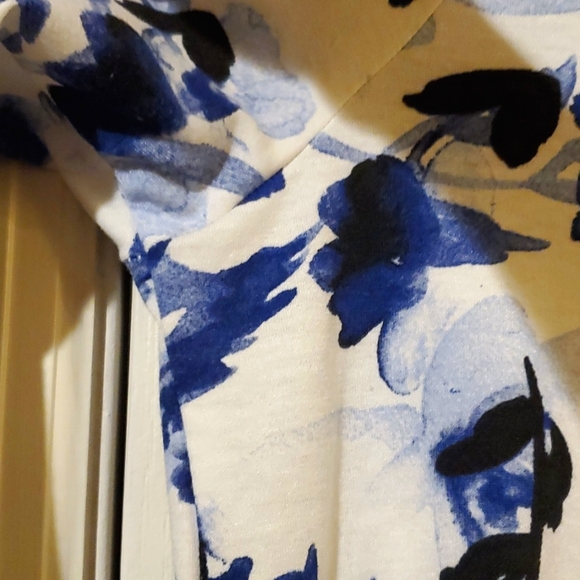 Lularoe Long Sleeve floral top - Picture 5 of 6